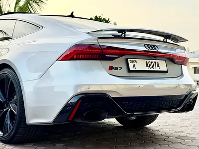 صورة 15 لـ 2021 AUDI RS7