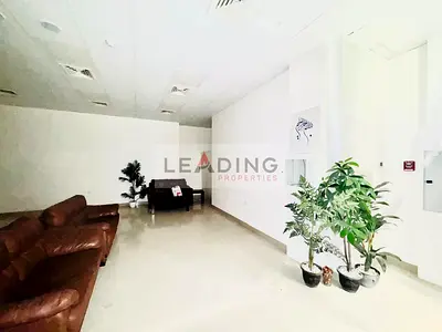 Fitted Shop | Main Road | Best For Clinic