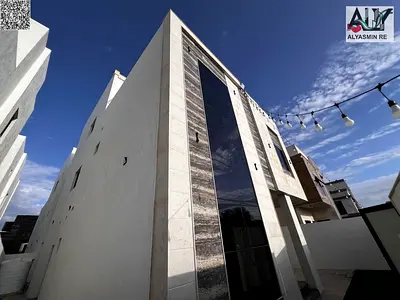 A magnificent villa, including registration fees, water and electricity, consisting of 7 master bedrooms with built-in wardrobes and a deck, is now fo