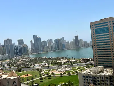 باركينج مجانا|اطلالةبحرية|مقابل ستي سنتر الشارقة|علي شارع الوحدة|قريب من مخرج دبي |حديقة المجاز
