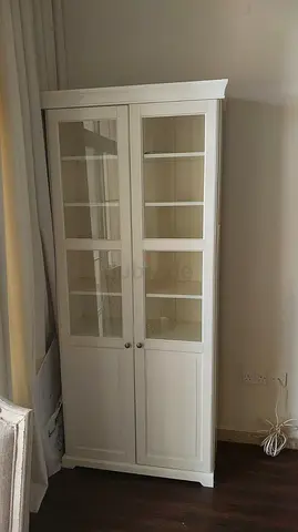 White Wooden Glass-Front Display Cabinet / Bookcase - Good Condition