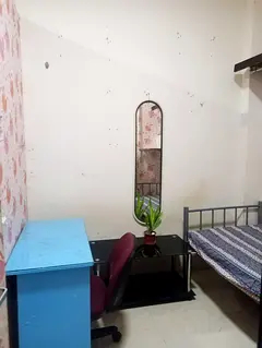 partition in villa for rent, any nationality