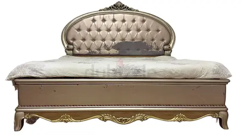 Elegant Vintage Bed Frame with Storage سرير كنج بحالة جيدة
