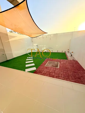 3BR Villa | Garden View | Balcony & Terrace