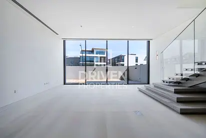 Corner Unit | Big Layout | Ready to Move in