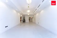 Triplex | Private Entrance | Double Garage