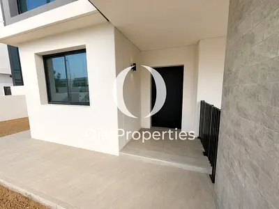 Hot Deal!!!!! 4BHK | Community Club Nearby | Serene Views