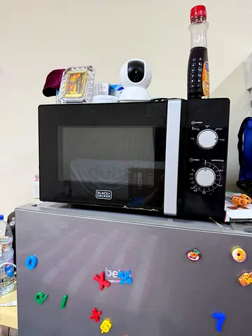 Black Countertop Microwave Oven - Good Working Condition