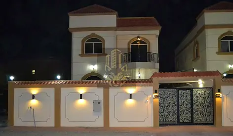 فيلا فاخرة للبيع شامل الكهرباء والمياة والمكيفات بأرقي مناطق عجمان