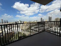 Modern 1-BR Home | Pool View | Expansive Layout