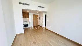 Top Floor | Multiple Options | Stunning Townhouse View | Vacant | Fully Fitted Kitchen