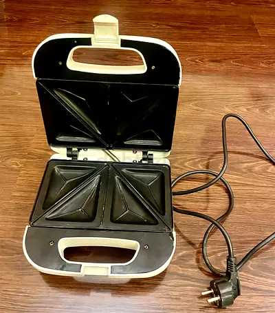 Used Sandwich Maker / Panini Press - White, Compact