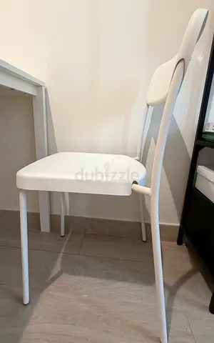 White wooden table with metal legs (74x74x73cm, 1 piece) + 3 chairs (white)