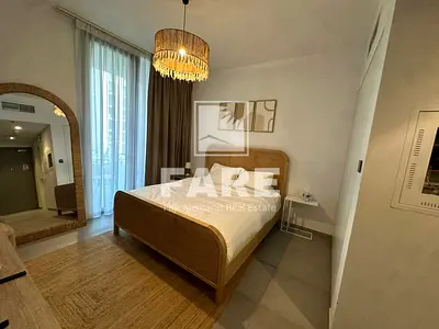 استوديو مفروش بالكامل مع شرفة للإيجار في تيراز، الجادة