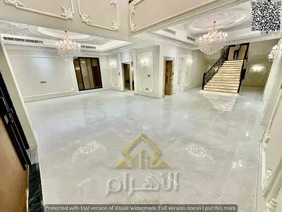تملك فيلا فاخرة بتصميم قصري مميز للبيع في الروضة على شارع الشيخ عمار بن حميد