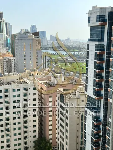 🏡 – للإيجار السنوي 📍 الشارقة | القاسمية فرصة مميزة للسكن في منطقة حيوية وقريبة من جميع الخدمات، داخل بناية مخصصة للعائلات ✨ مناسبة للعائلات عقد سنوي