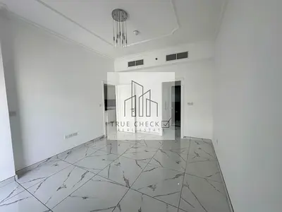 Spacious 1 Bedroom | Unfurnished | Community View