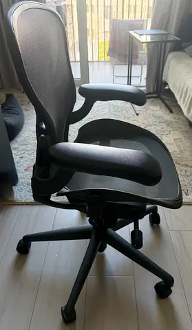Herman Miller Aeron Remastered size A