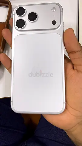 Apple iPhone Iphone 17 Pro max 256 Gb (Silver) with MagSafe case few Days used