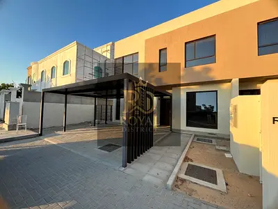 SUPER DISTRESS DEAL || URGENT SALE || TOWNHOUSE 4 BEDROOM || ZERO SERVICE CHARGE || SPACIOUS GARDEN || VERY PRIME LOCATION