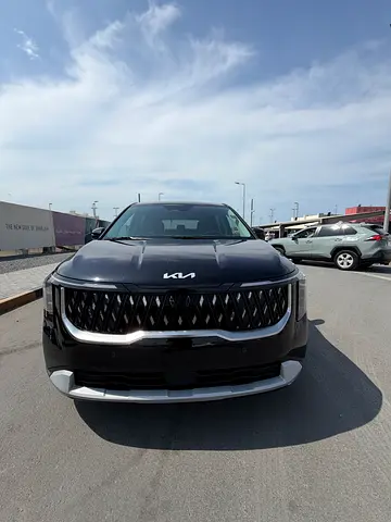 2025 Kia Carnival EX - American Specs - GCC Ready!