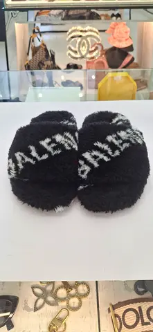 Black Fuzzy Slip-On Logo Slippers (Pre-owned)