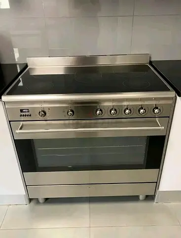 Smeg latest model electric ceramic cooker 90cm