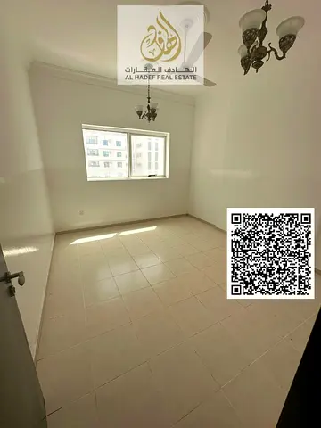 شقة غرفتين وصالة للإيجار على شارع الاتحاد بالنعيمية بعجمان، مجددة بالكامل، 2 حمام، قريبة من أسواق الإمارات ودي تو دي، السعر 37,000 درهم على 4 أو 6 دفع