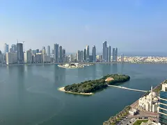 Free parking, AC, gym &amp; pool, stunning sea-view balcony on Al Majaz Corniche, 2 master bedrooms,