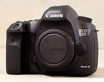 Canon EOS 5D Mark III body – well cared for full-frame DSLR