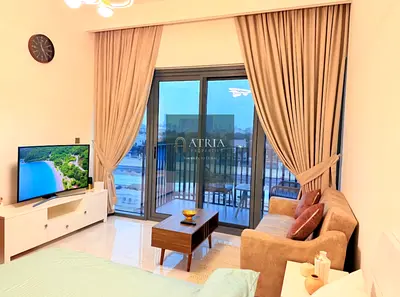 استوديو مفروش | شرفة | إطلالة على المسبح والمدينة