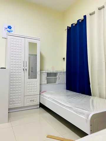 Fully Furnished flat for Ladies/ Bed space