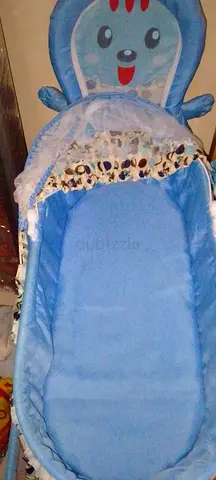 Blue baby bassinet / cradle in good condition