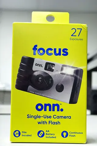 ONN. FOCUS SINGLE USE WITH FLASH (100130487) CAMERA BLACK