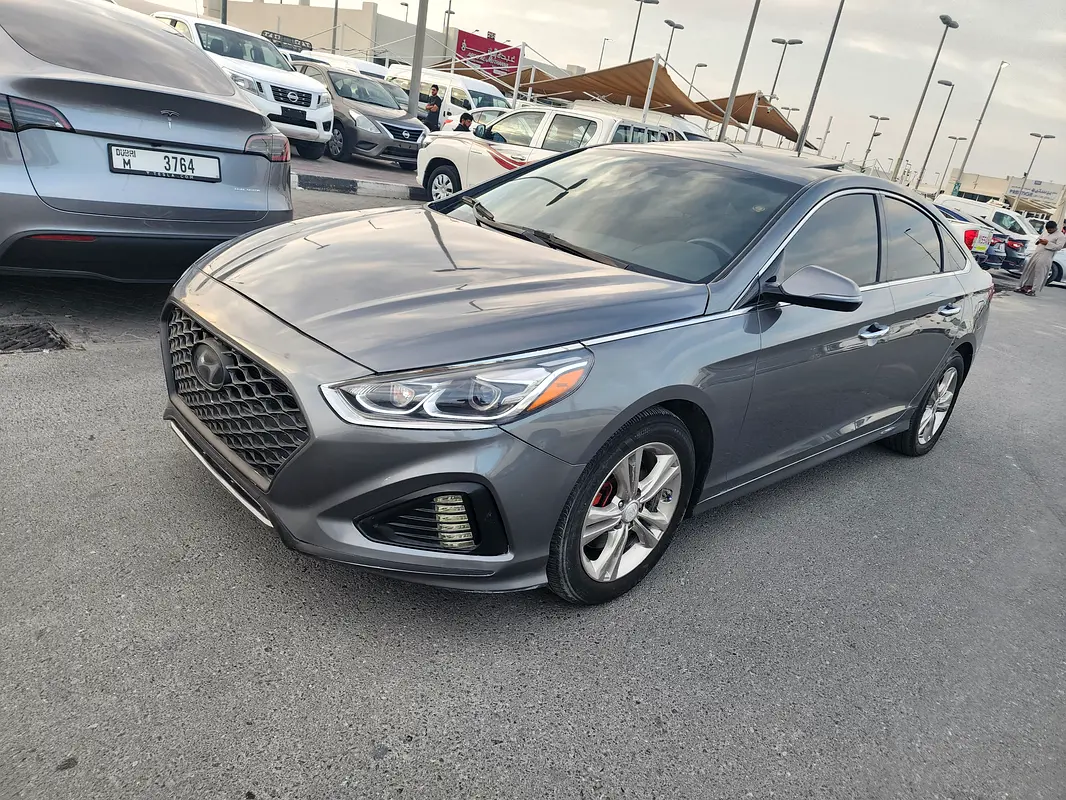 Hyundai Sonata 2019 — photo 1 of 17