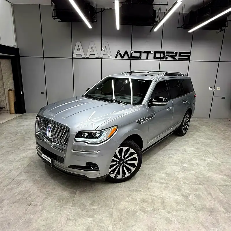 Lincoln Navigator 2023 — photo 1 of 15