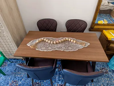 Modern dining table with 4 premium leather pocha (cushioned) chairs