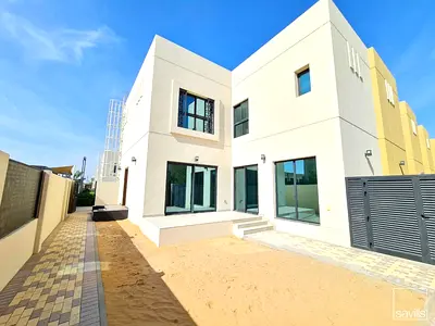 Spacious 3BR Townhouse | Skyline Serenity