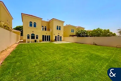 Legacy Small | Opposite Park | Vacant