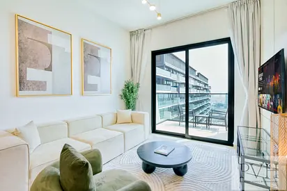 GREAT DEAL | NEWLY FURNISHED | MULTIPLE BEDS | HIGH FLOOR | TAXES INCLUDED |