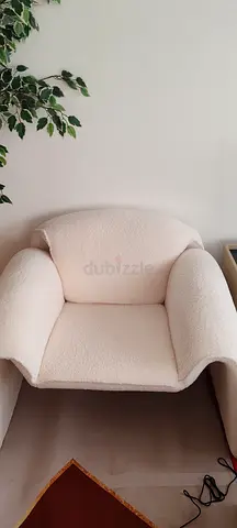 Comfortable Cream Bouclé Accent Armchair - Excellent Condition