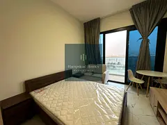 Modern Fully Furnished Studio | Steps Away from Metro | Pool View