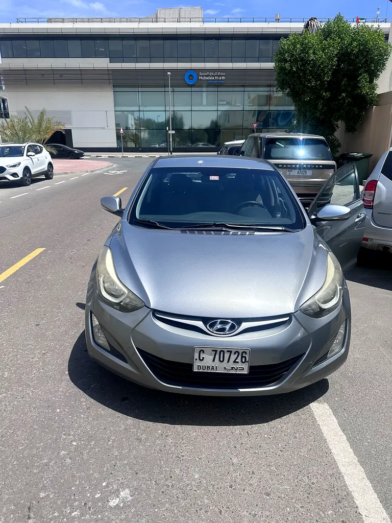 Hyundai Elantra 2015 — photo 1 of 8