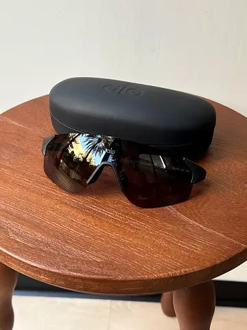 Alo yoga Speed black sunglasses with original case perfect condition