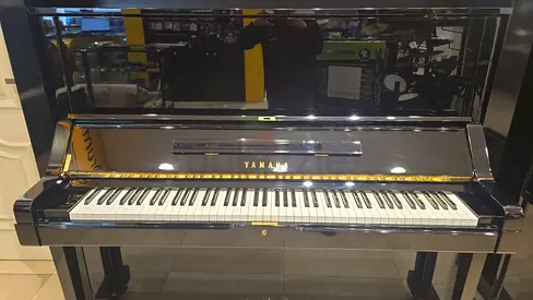 Yamaha UX Upright Piano in Gloss Black - Renewed