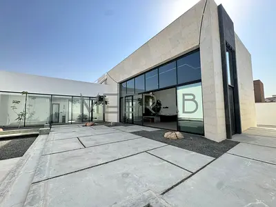 | TASTEFULLY DESIGNED | ULTRA MODERN VILLA |