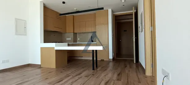 Prime Location | Bright Unit | Ready to Move