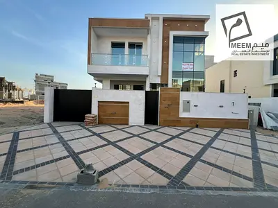 For sale: 6-bedroom villa near the main road. Freehold ownership available to all nationalities, registration fees included.