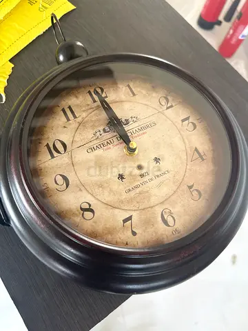 Vintage-style Double-Sided Tabletop/Wall Clock (Brown) - Good Working Condition