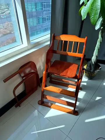 Henry Rabbit Wooden Baby High Chair – Convertible – Excellent Condition